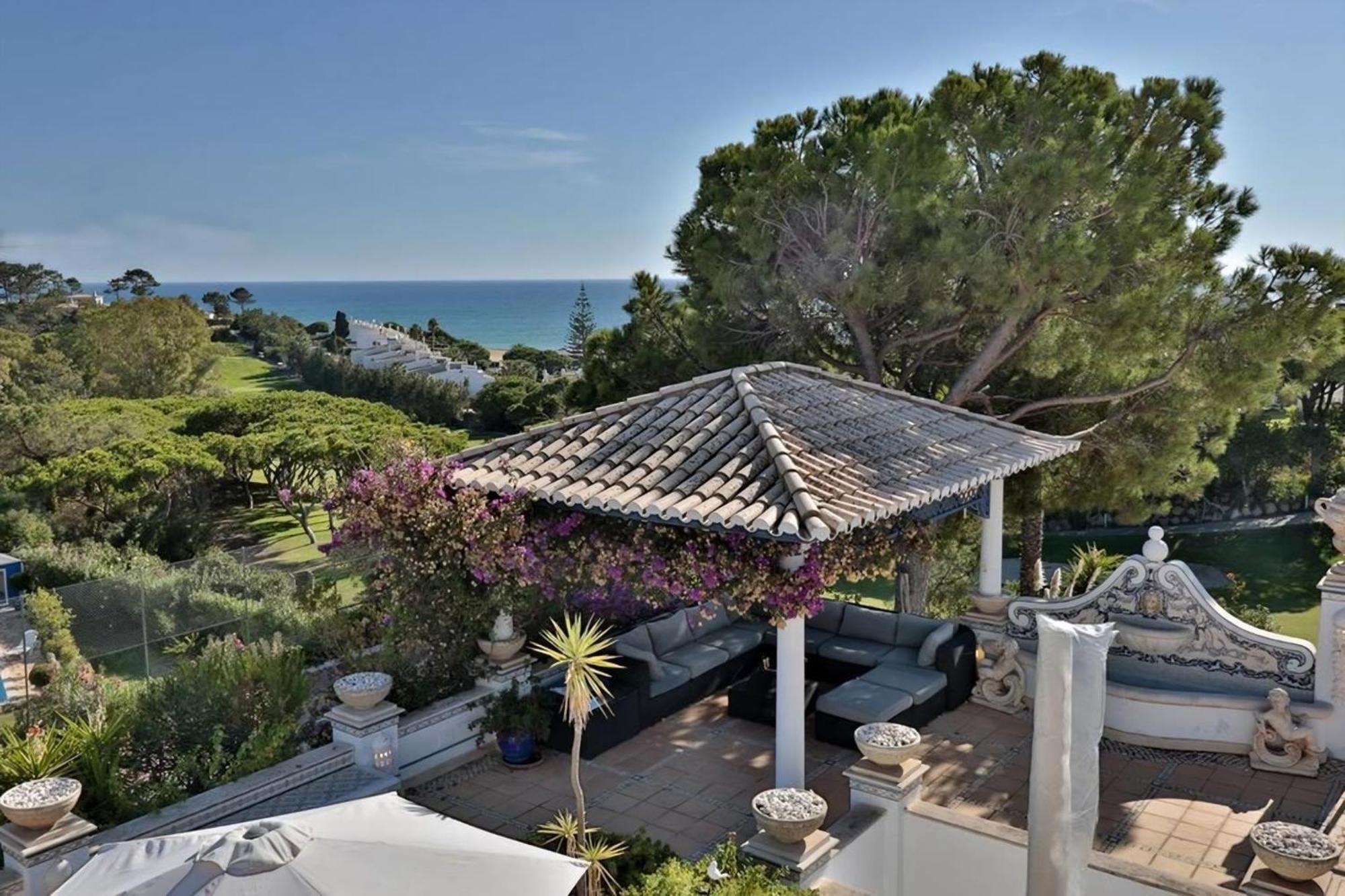 409 Beautiful 5 Bedrooms Heated Pool Short Walk To The Praca Villa Vale do Lobo